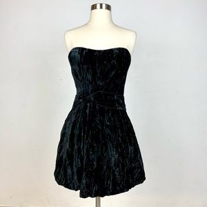 RENE RUIZ Vintage Strapless Velvet Cocktail
Corset Mini Dress Black 4/6. $1200